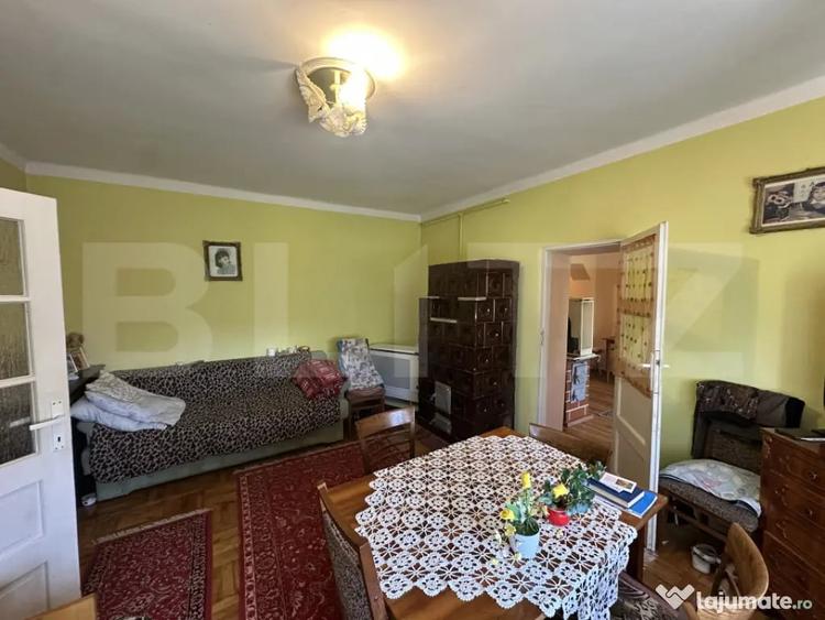 Casă cu 2 camere cu Teren 2963 Mp în Central