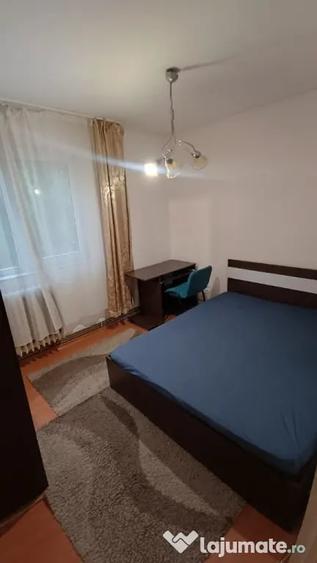 Apartament cu 2 camere decomandat în Podu Roș