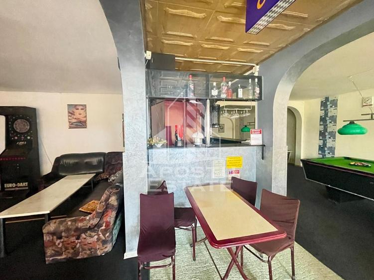 Casă individuală cu 6 camere cu Canalizare în Pârneava
