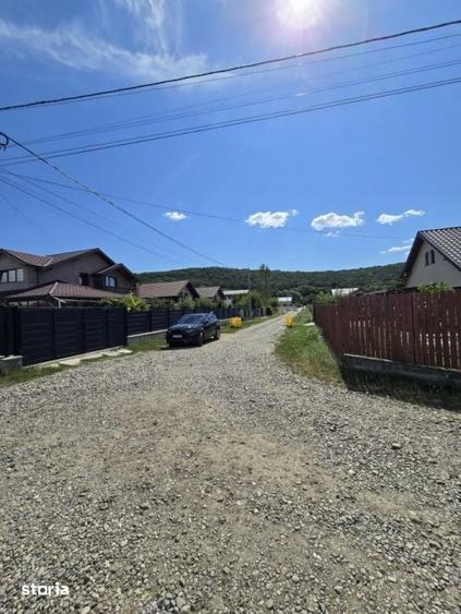 Teren de 4000 mp, în Traian