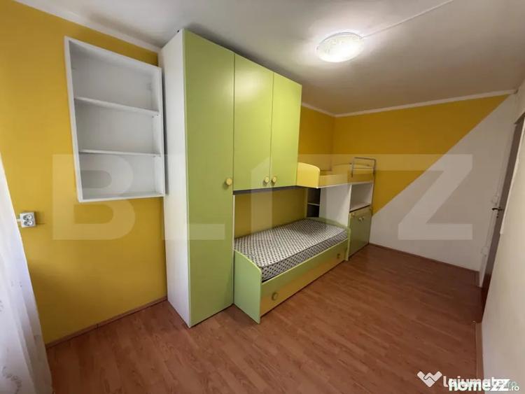 Apartament cu 3 camere semidecomandat în Micro 14