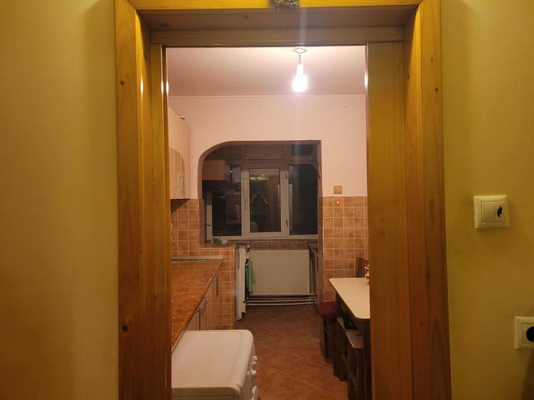 Apartament cu 2 camere decomandat în Micro 20