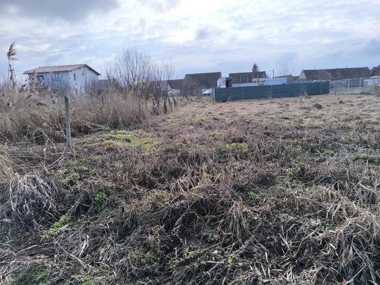 Teren intravilan cu Puz in Cristian - 1