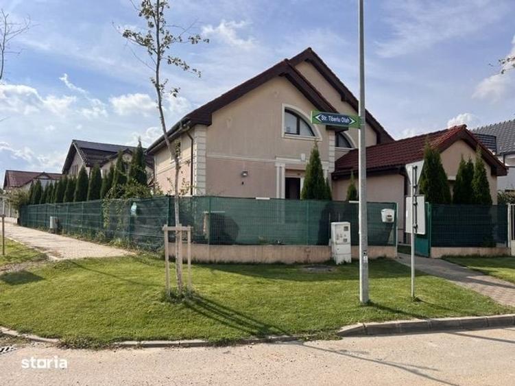 Casă cu 4 camere în Băneasa