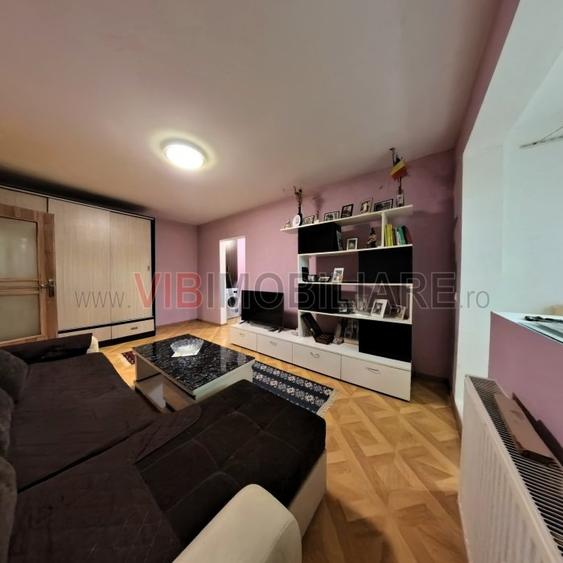 Apartament cu 2 camere semidecomandat, mobilat în Drumul Taberei