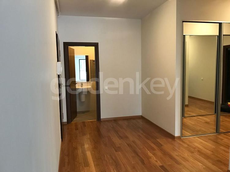 Apartament cu 4 camere decomandat în Kiseleff
