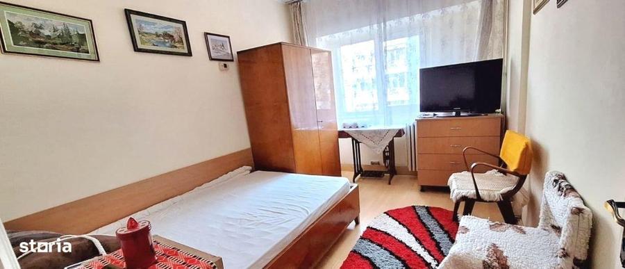Apartament cu 3 camere decomandat, mobilat în Galata