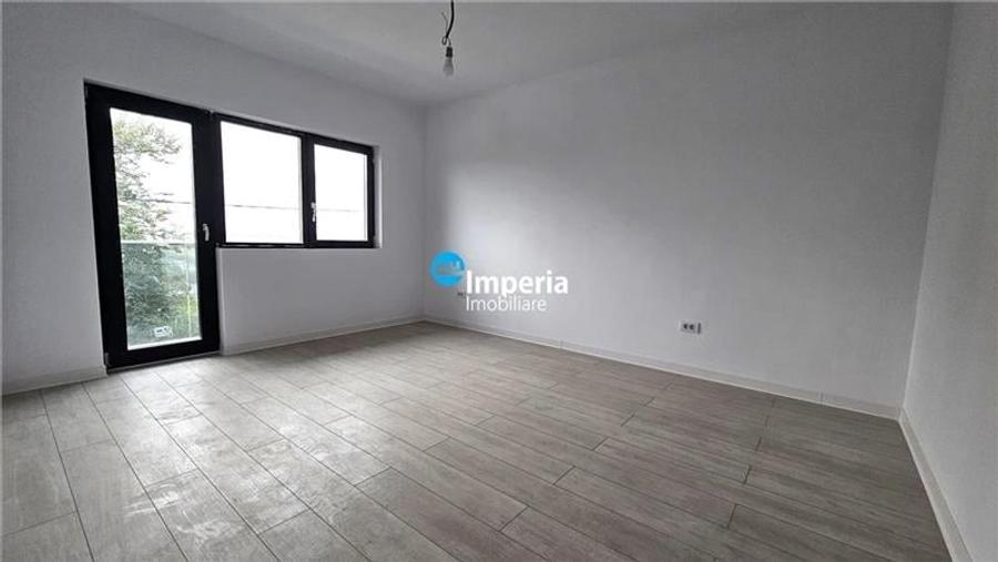 Duplex cu 4 camere cu Canalizare în Bucium