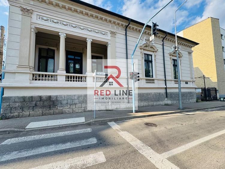 Birou, de 400 mp, în Central