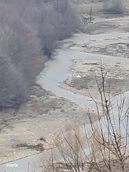 Teren de 4200 mp, în Drajna