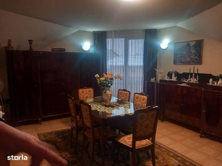 Casă cu 4 camere în Central