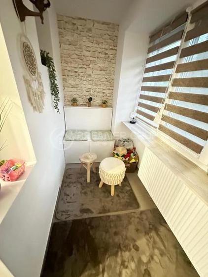 Apartament cu 4 camere decomandat, mobilat în Cug