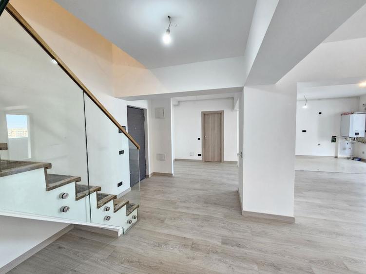 Apartament cu 3 camere decomandat în Dudești