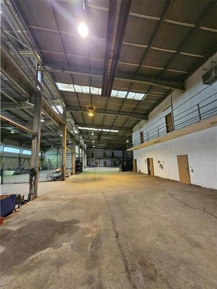 Spațiu industrial, de 2,500 mp, în Industrial Est