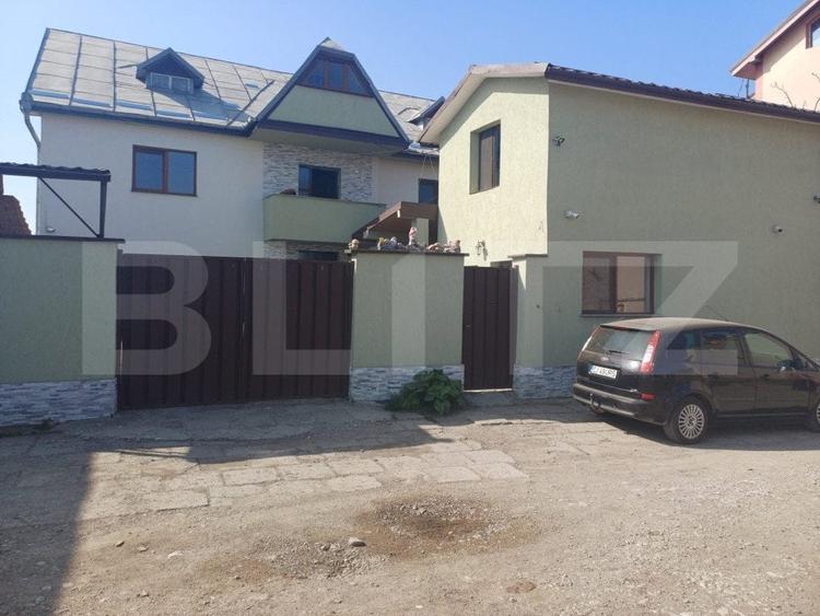 Casă individuală cu 9 camere cu Canalizare în Nord-Vest