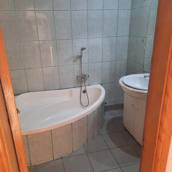 Apartament cu 2 camere semidecomandat în 1 Decembrie 1918