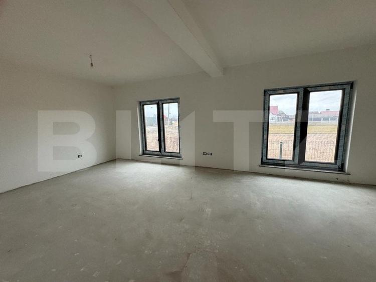 Casă individuală cu 4 camere cu Teren 300 Mp în Central