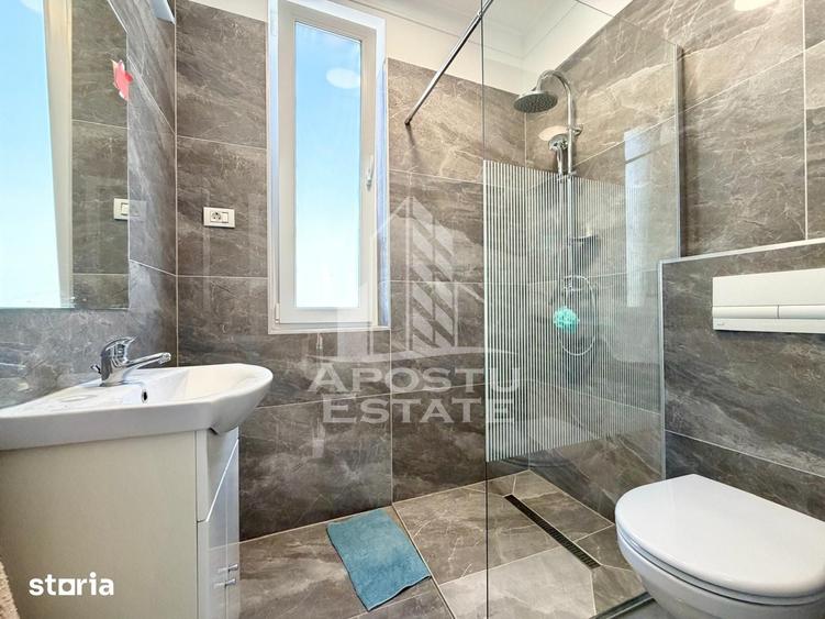 Casă cu 4 camere cu Teren 300 Mp în Remetea Mare