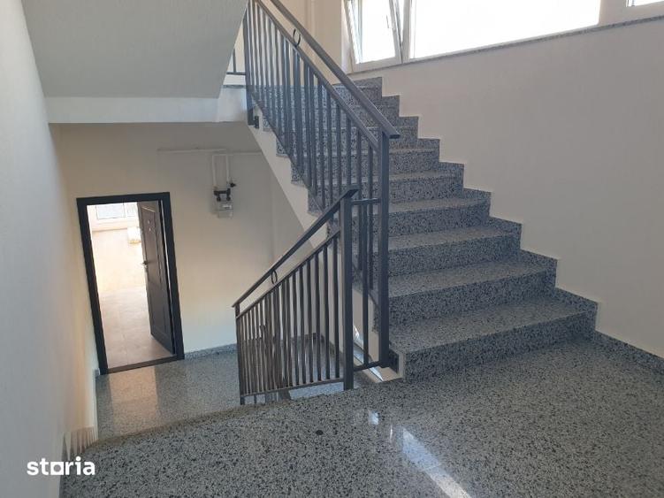 Apartament cu 3 camere decomandat în Rediu