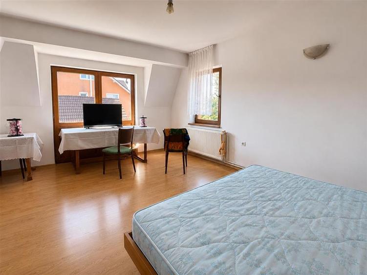 Casă individuală cu 5 camere cu Teren 545 Mp în Lupeni