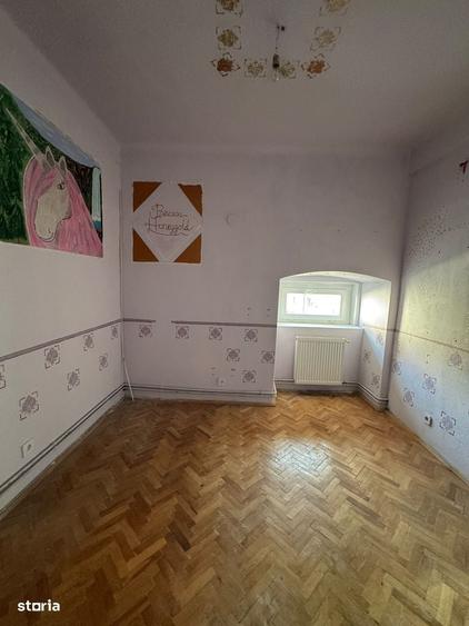 Apartament cu 4 camere în Ultracentral