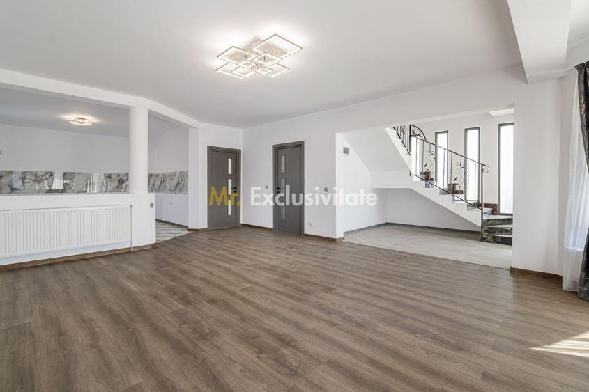 Casă individuală cu 5 camere cu Canalizare în Dobreni