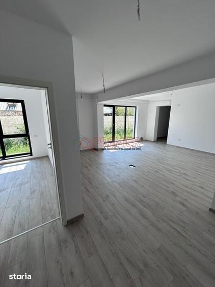 Apartament cu 2 camere în Apărătorii Patriei