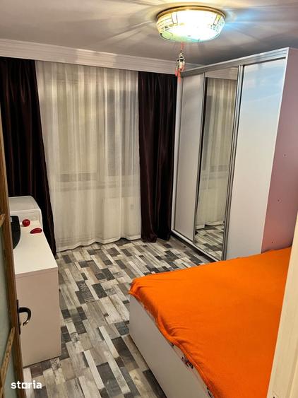 Apartament cu 3 camere decomandat în Sud