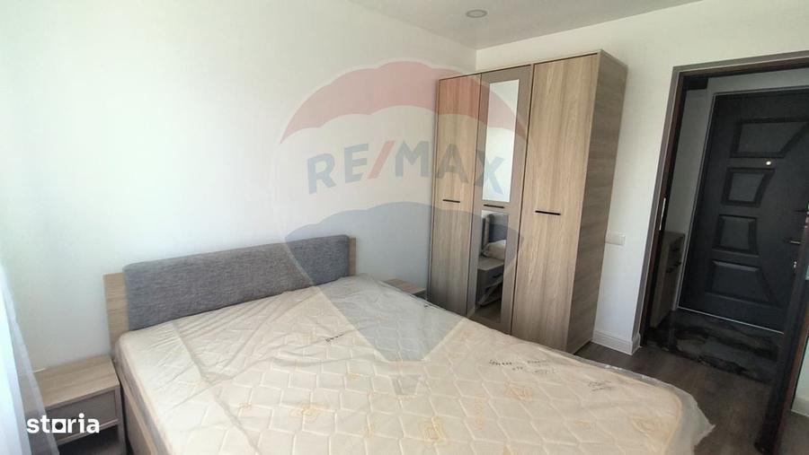 Apartament cu 3 camere semidecomandat în Sârbi