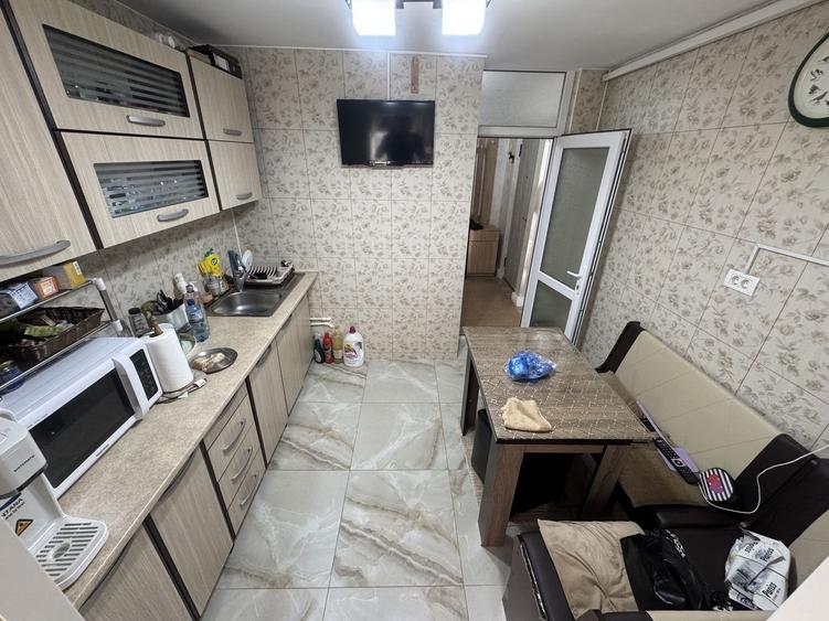 Apartament cu 3 camere decomandat, mobilat în Inel II