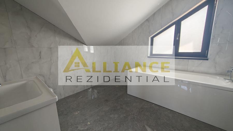 Casă individuală cu 4 camere cu Canalizare în Berceni