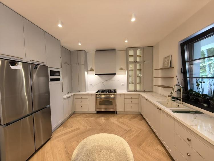 Duplex cu 5 camere cu Canalizare în Iancu Nicolae