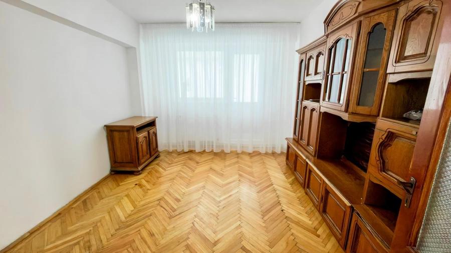 Apartament cu 2 camere decomandat în Micro 20
