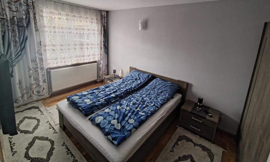 Apartament cu 2 camere semidecomandat, mobilat în Botizului