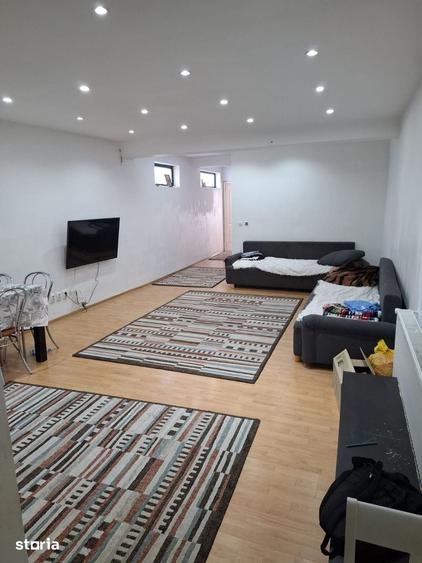 Casă cu 5 camere cu Teren 600 Mp în Central