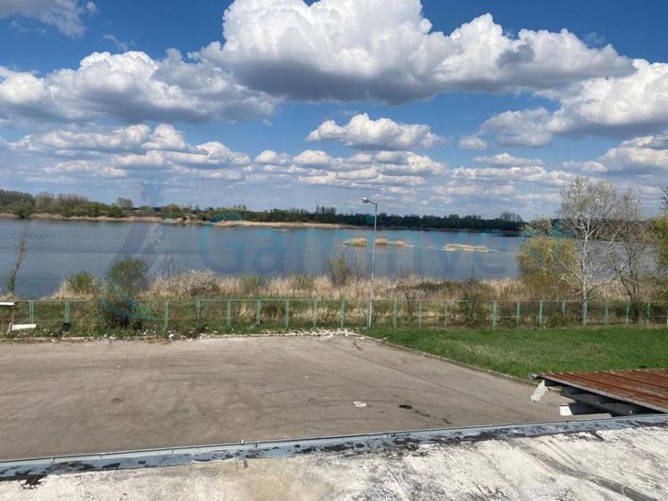Spațiu industrial, de 609 mp, în Borș