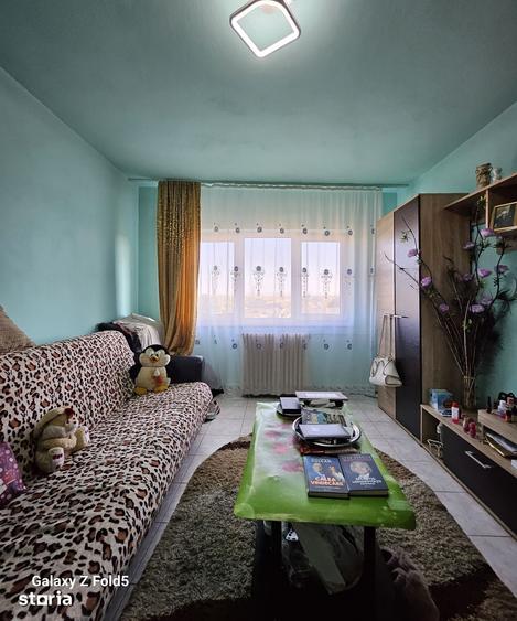 Apartament cu 2 camere semidecomandat în Nufărul