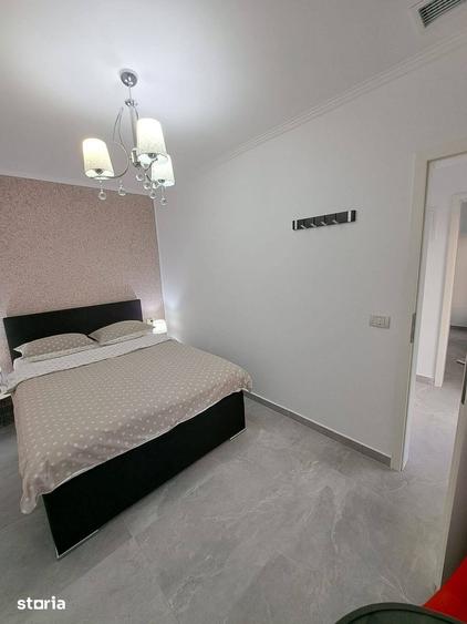 Casă cu 9 camere cu Teren 1600 Mp în Giarmata