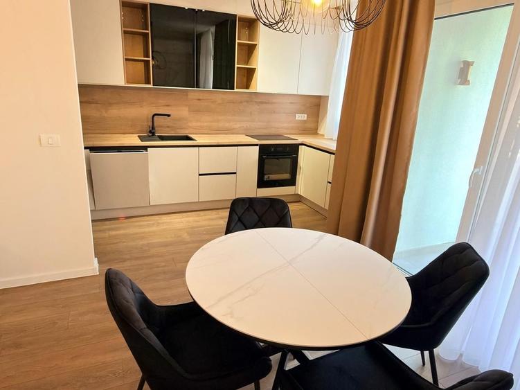 Apartament cu 2 camere semidecomandat în Aradului