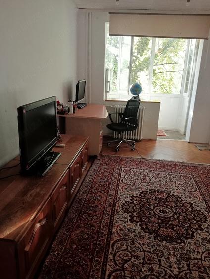 Apartament cu 2 camere semidecomandat în Complex Studențesc