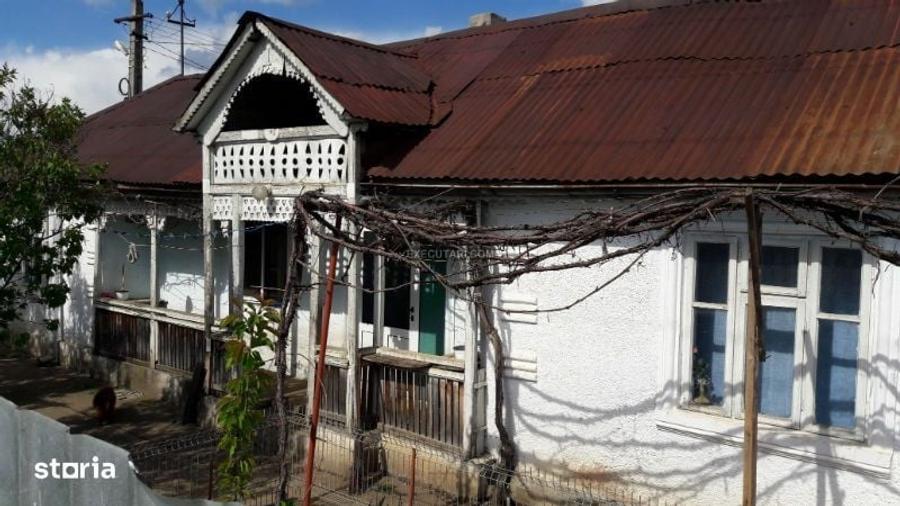 Casă cu 4 camere în Central
