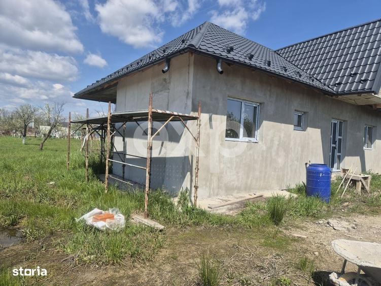 Casă cu 3 camere în Albota