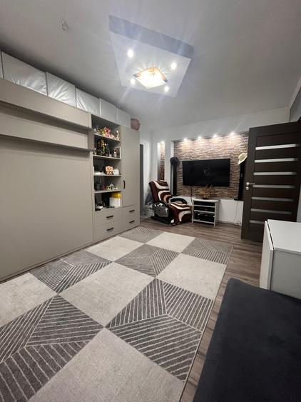 Apartament cu 2 camere decomandat, mobilat în Central