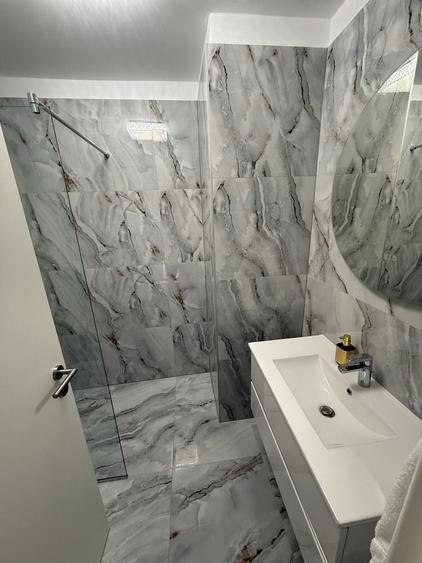 Apartament cu 3 camere decomandat în Sânpetru