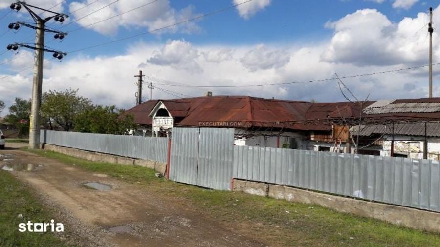 Casă cu 5 camere cu Teren 1116 Mp în Central