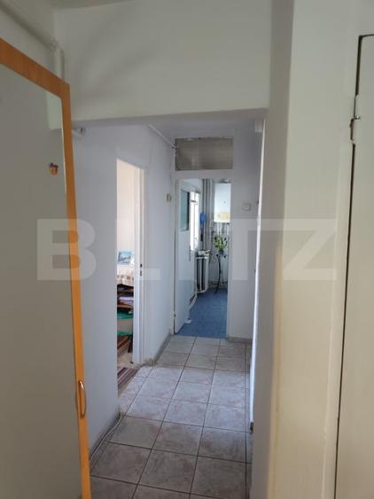 Apartament cu 3 camere semidecomandat, mobilat în Tătărași
