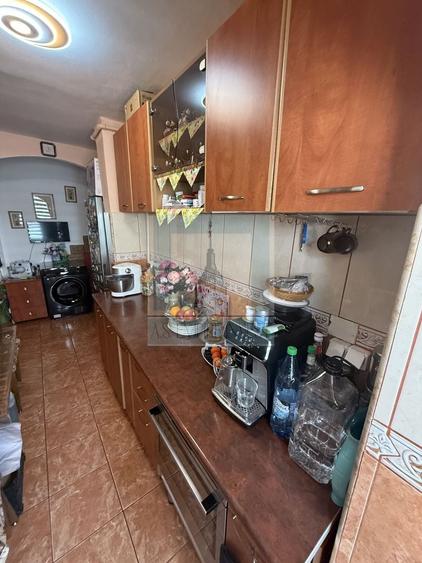 Apartament cu 2 camere decomandat, mobilat în Central