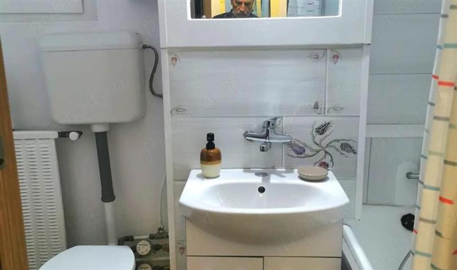 Garsonieră decomandată în Central