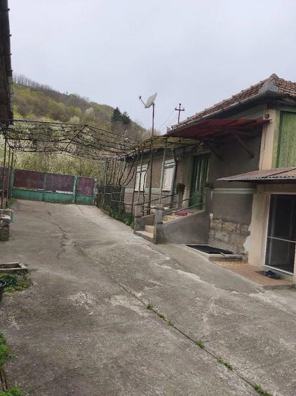 Casă cu 3 camere cu Teren 700 Mp în Hărău