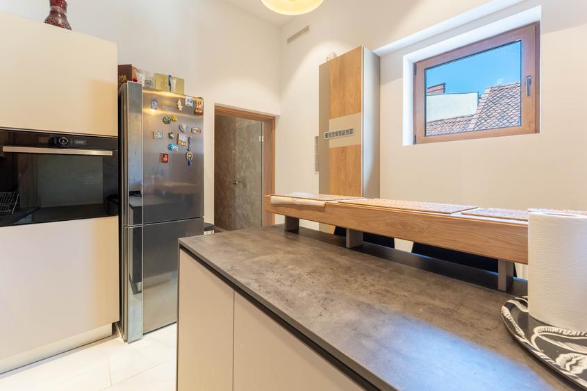 Apartament cu 3 camere decomandat în Centrul Istoric